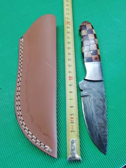 HANDMADE DAMASCUS STEEL HUNTING KNIFE !!!