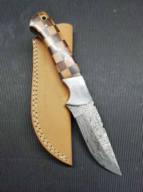 HANDMADE DAMASCUS STEEL HUNTING KNIFE !!!