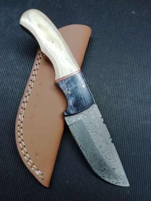HANDMADE DAMASCUS STEEL HUNTING KNIFE !!!