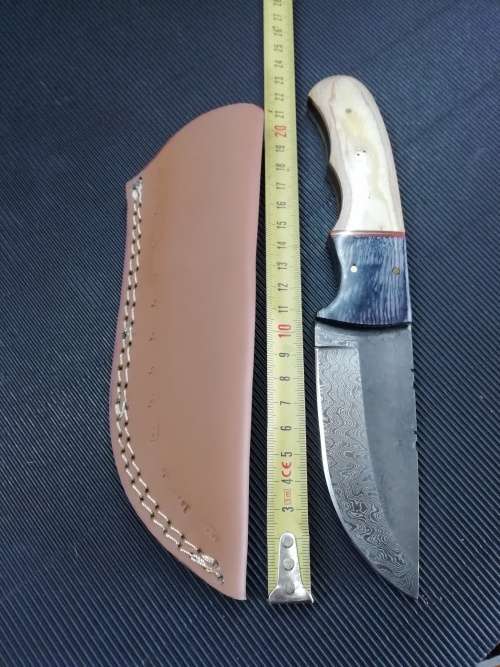 HANDMADE DAMASCUS STEEL HUNTING KNIFE !!!