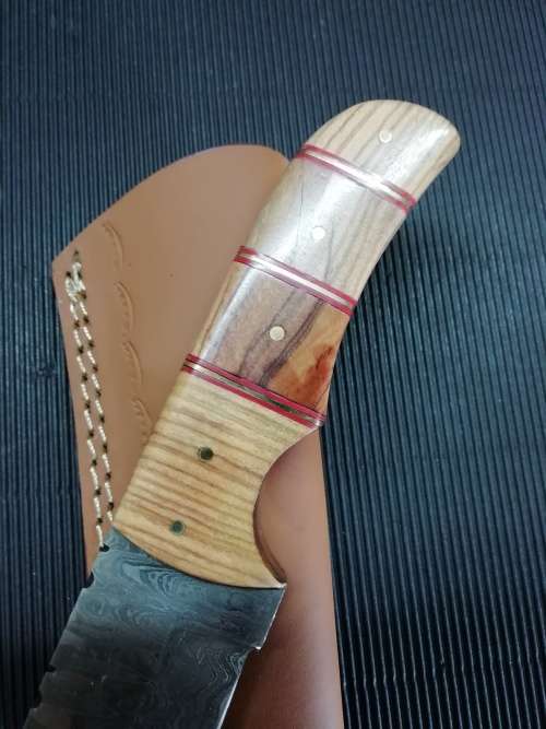 HANDMADE DAMASCUS STEEL HUNTING KNIFE !!!