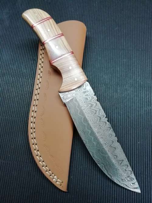 HANDMADE DAMASCUS STEEL HUNTING KNIFE !!!