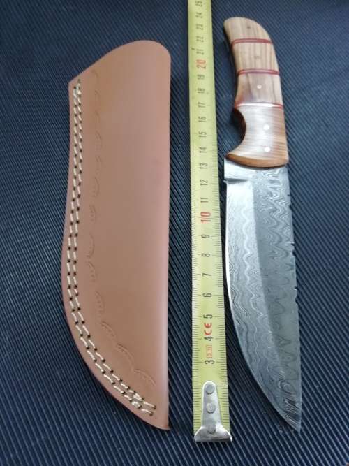 HANDMADE DAMASCUS STEEL HUNTING KNIFE !!!
