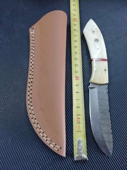 HANDMADE DAMASCUS STEEL HUNTING KNIFE !!!