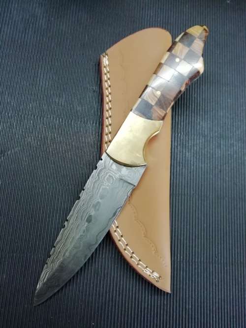 HANDMADE DAMASCUS STEEL HUNTING KNIFE !!!