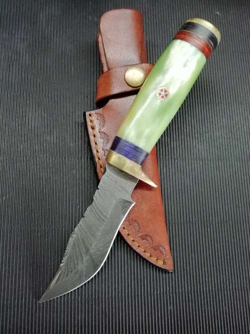 HANDMADE DAMASCUS STEEL HUNTING KNIFE !!!