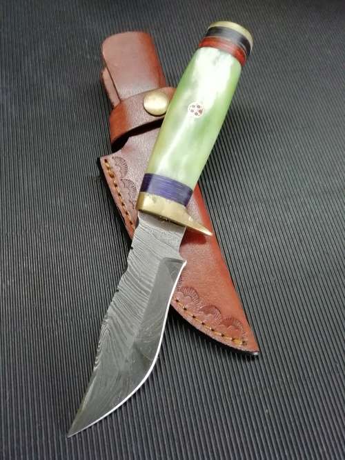 HANDMADE DAMASCUS STEEL HUNTING KNIFE !!!