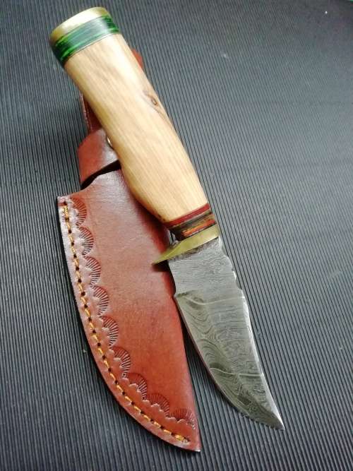 HANDMADE DAMASCUS STEEL HUNTING KNIFE !!!