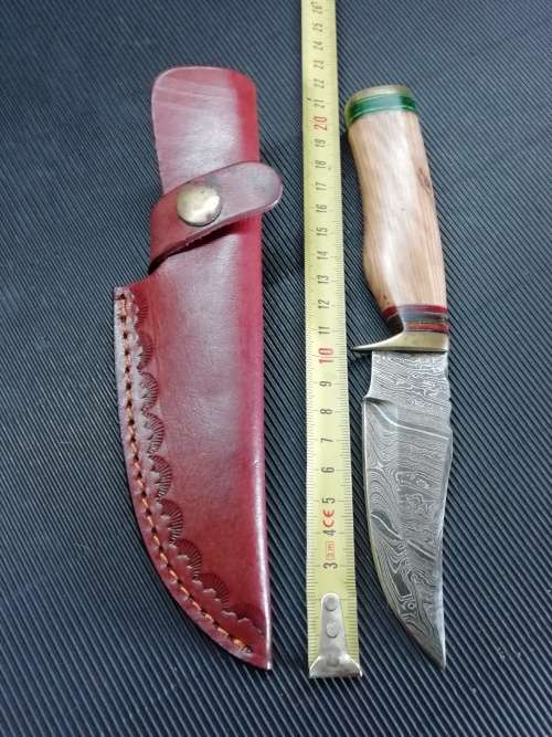 HANDMADE DAMASCUS STEEL HUNTING KNIFE !!!