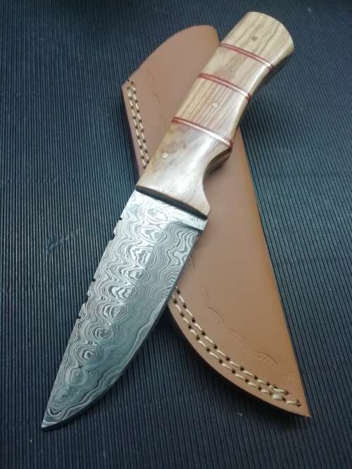 HANDMADE DAMASCUS STEEL HUNTING KNIFE !!!
