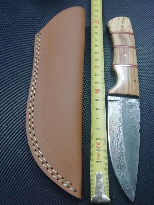 HANDMADE DAMASCUS STEEL HUNTING KNIFE !!!