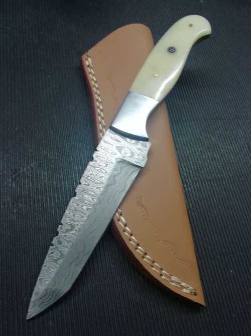 HANDMADE DAMASCUS STEEL HUNTING KNIFE !!!