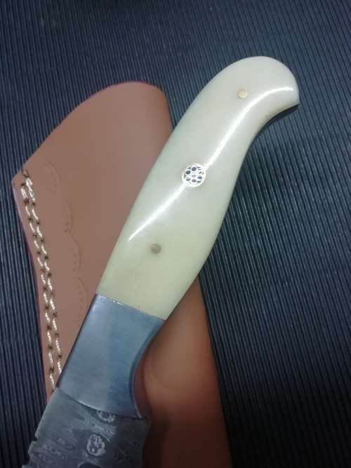HANDMADE DAMASCUS STEEL HUNTING KNIFE !!!