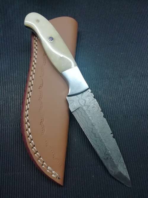 HANDMADE DAMASCUS STEEL HUNTING KNIFE !!!