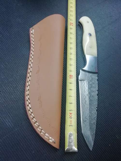HANDMADE DAMASCUS STEEL HUNTING KNIFE !!!