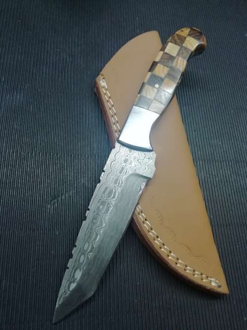 HANDMADE DAMASCUS STEEL HUNTING KNIFE !!!