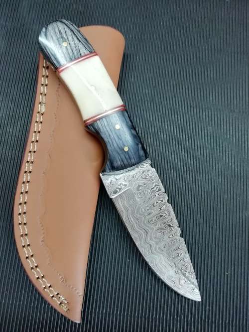 HANDMADE DAMASCUS STEEL HUNTING KNIFE !!!