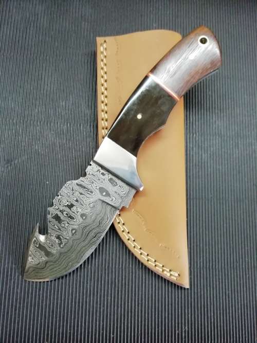 HANDMADE DAMASCUS STEEL SKINNING KNIFE !!!