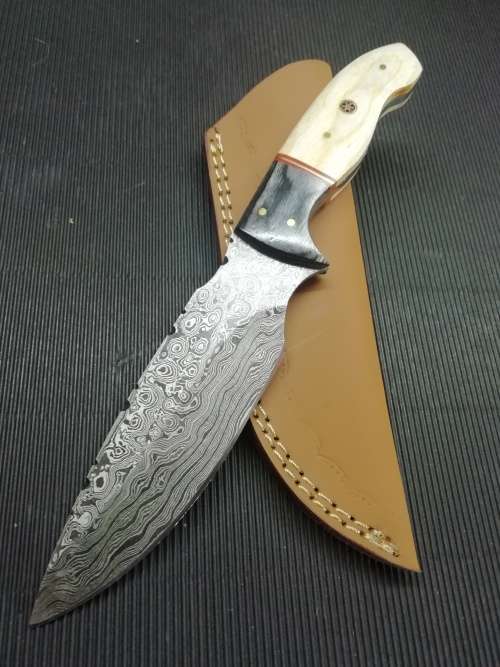 HANDMADE DAMASCUS STEEL HUNTING KNIFE !!!