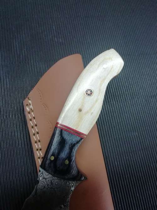HANDMADE DAMASCUS STEEL HUNTING KNIFE !!!