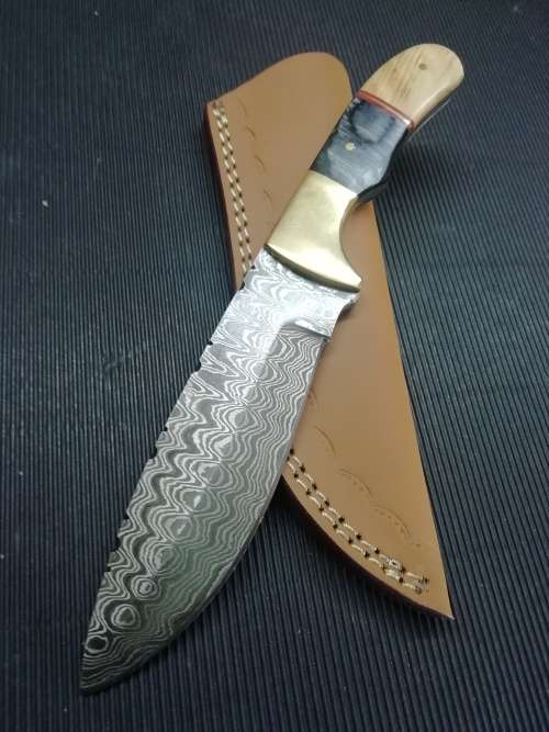 HANDMADE DAMASCUS STEEL HUNTING KNIFE !!!