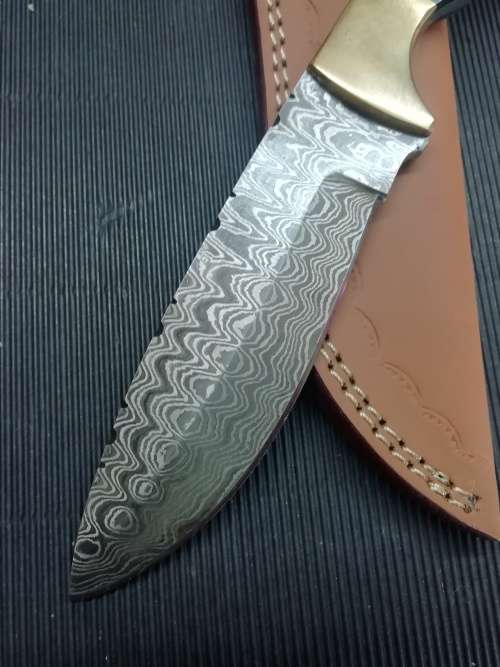 HANDMADE DAMASCUS STEEL HUNTING KNIFE !!!
