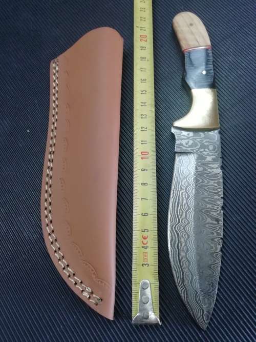 HANDMADE DAMASCUS STEEL HUNTING KNIFE !!!