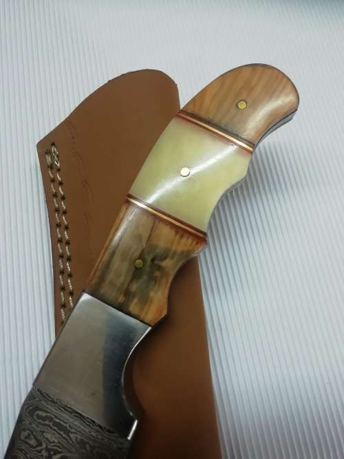 HANDMADE DAMASCUS STEEL HUNTING KNIFE !!!