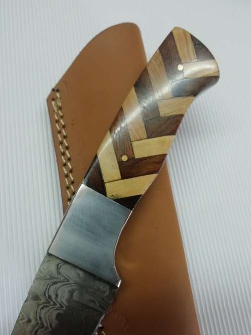 HANDMADE DAMASCUS STEEL HUNTING KNIFE !!!