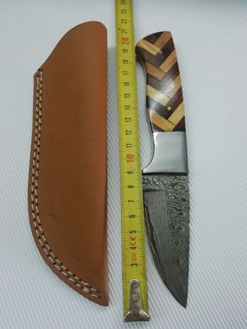 HANDMADE DAMASCUS STEEL HUNTING KNIFE !!!