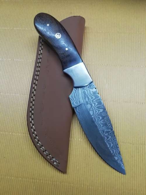 HANDMADE DAMASCUS STEEL HUNTING KNIFE !!!