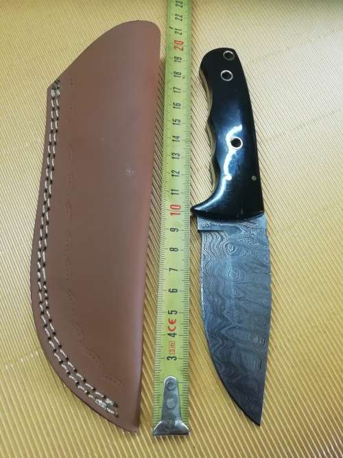 HANDMADE DAMASCUS STEEL HUNTING KNIFE !!!