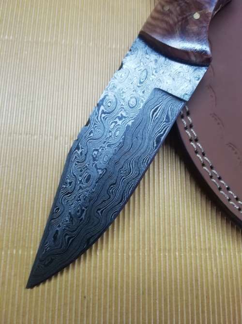 HANDMADE DAMASCUS STEEL HUNTING KNIFE !!!