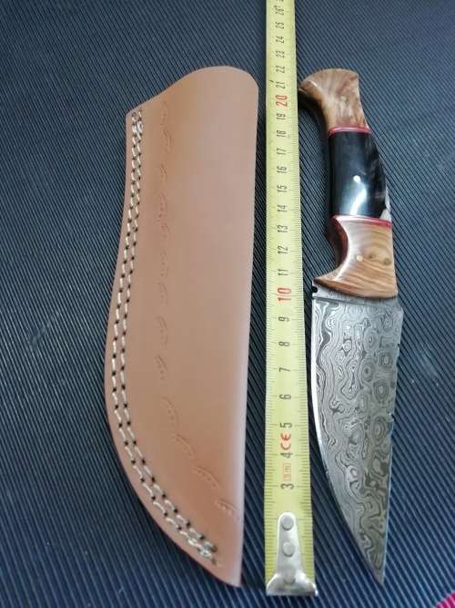 HANDMADE DAMASCUS STEEL HUNTING KNIFE !!!