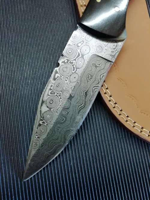 HANDMADE DAMASCUS STEEL HUNTING KNIFE !!!
