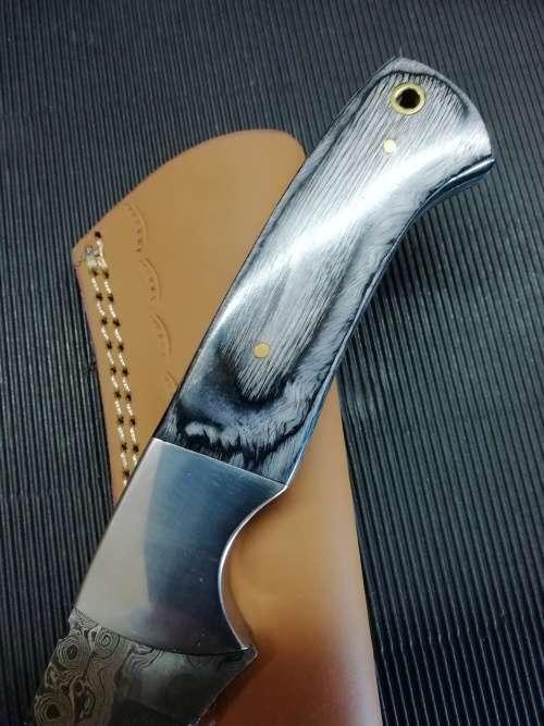HANDMADE DAMASCUS STEEL HUNTING KNIFE !!!