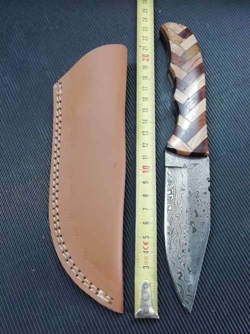 HANDMADE DAMASCUS STEEL HUNTING KNIFE !!!