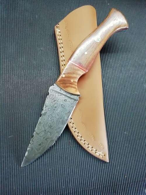 HANDMADE DAMASCUS STEEL HUNTING KNIFE !!!