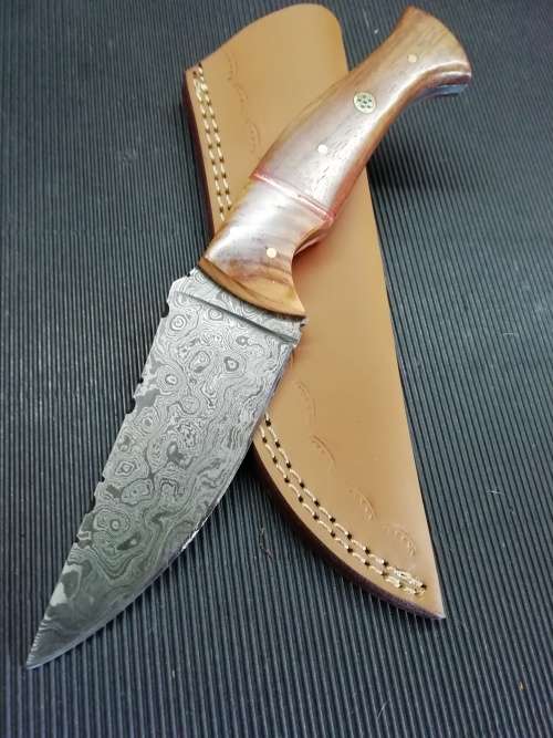 HANDMADE DAMASCUS STEEL HUNTING KNIFE !!!