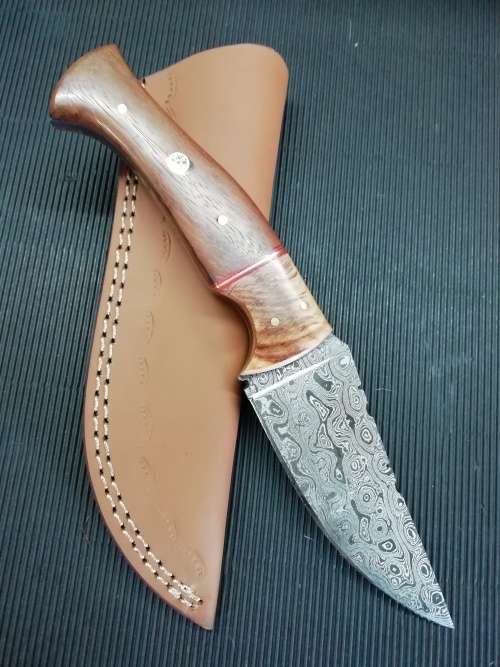 HANDMADE DAMASCUS STEEL HUNTING KNIFE !!!