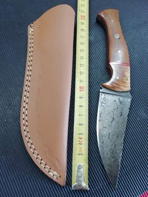 HANDMADE DAMASCUS STEEL HUNTING KNIFE !!!