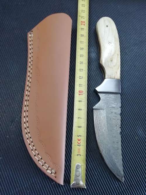 HANDMADE DAMASCUS STEEL HUNTING KNIFE !!!