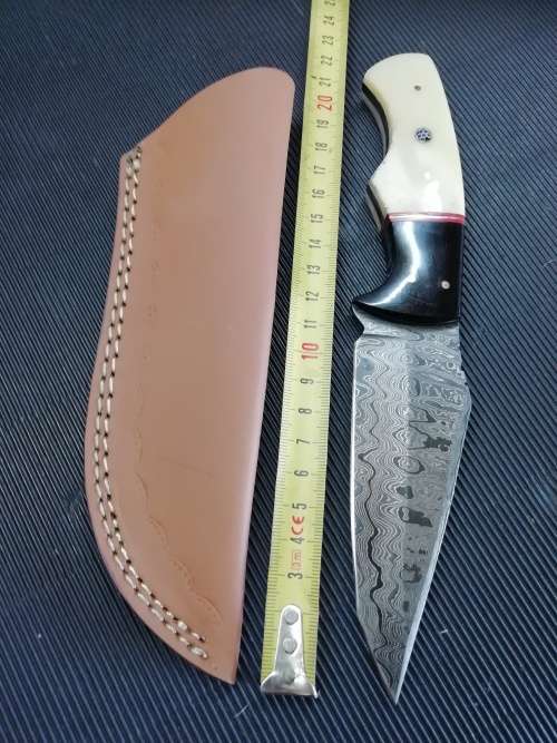 HANDMADE DAMASCUS STEEL HUNTING KNIFE !!!