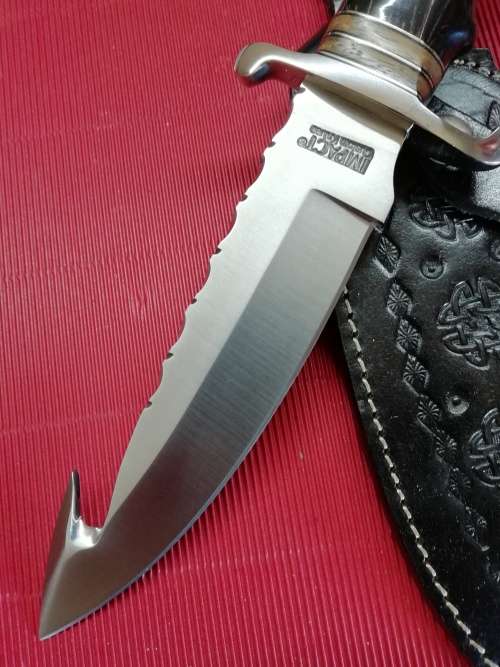 HANDMADE STAINLESS STEEL HUNTING KNIFE !!!