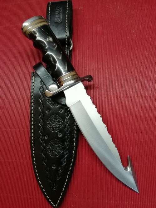 HANDMADE STAINLESS STEEL HUNTING KNIFE !!!