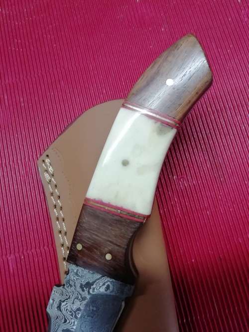 HANDMADE DAMASCUS STEEL HUNTING KNIFE !!!