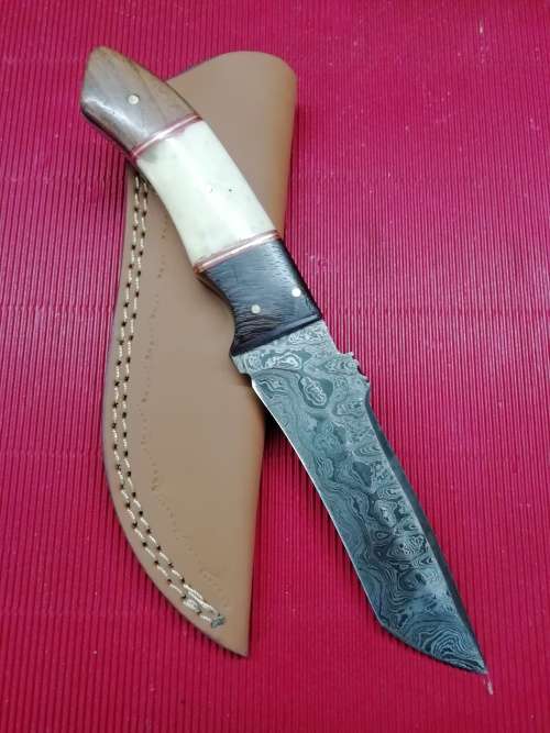 HANDMADE DAMASCUS STEEL HUNTING KNIFE !!!