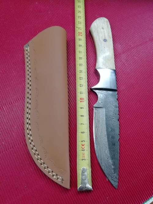 HANDMADE DAMASCUS STEEL HUNTING KNIFE !!!