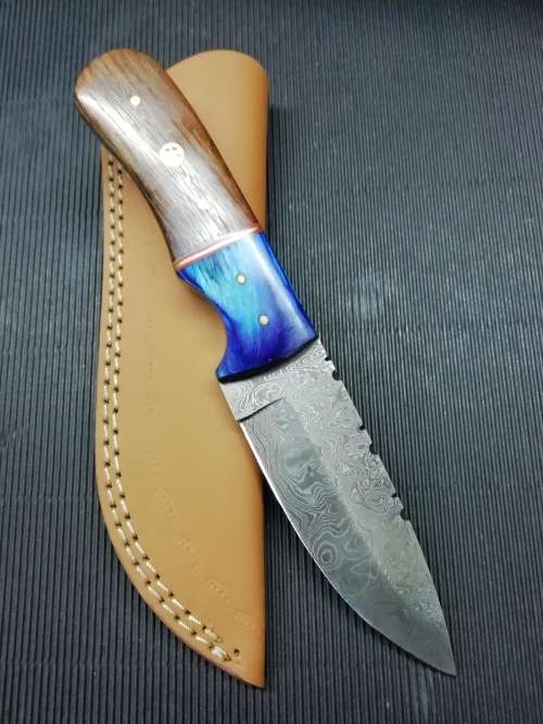 HANDMADE DAMASCUS STEEL HUNTING KNIFE !!!