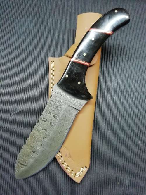 HANDMADE DAMASCUS STEEL HUNTING KNIFE !!!